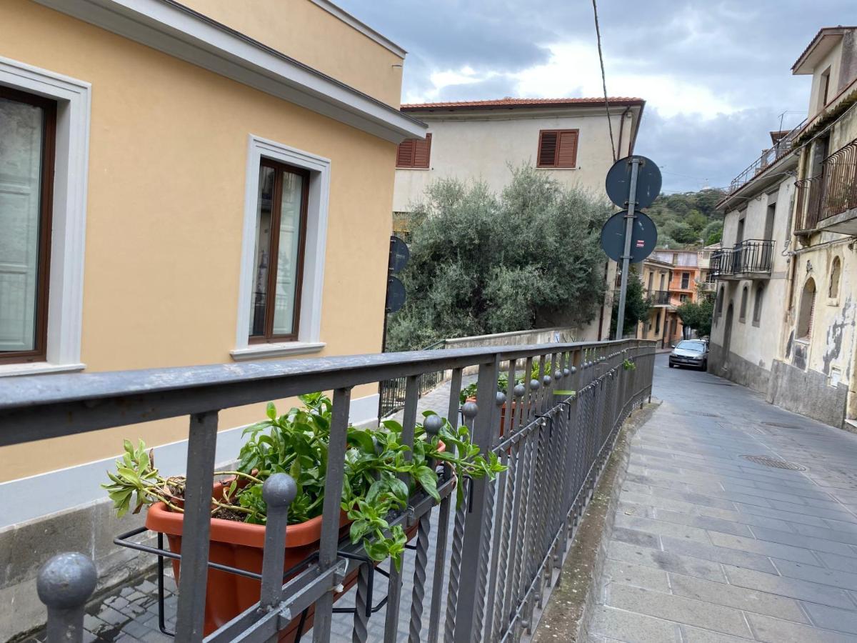 "The Gole Of Alcantara Living In The Dream'S Room" Graniti Buitenkant foto